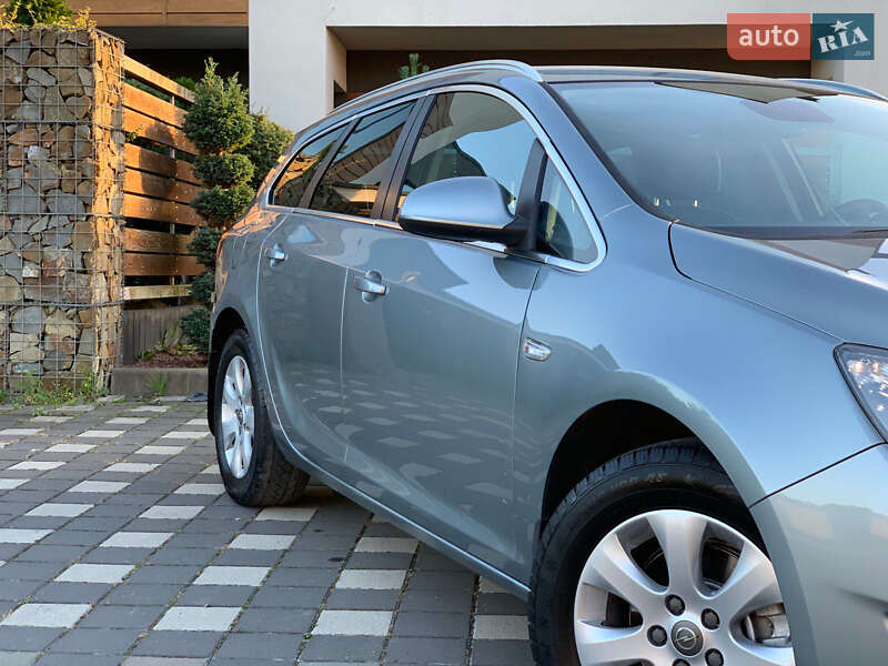 Универсал Opel Astra 2015 в Стрые
