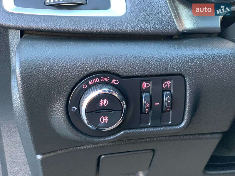 Универсал Opel Astra 2015 в Стрые