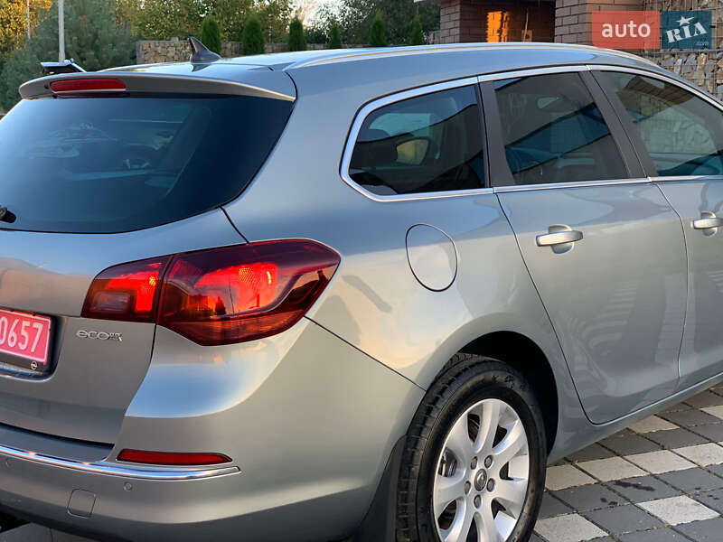 Универсал Opel Astra 2015 в Стрые