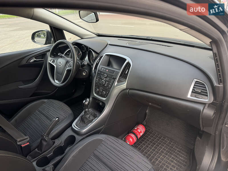 Универсал Opel Astra 2014 в Луцке