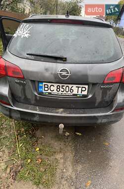 Универсал Opel Astra 2011 в 