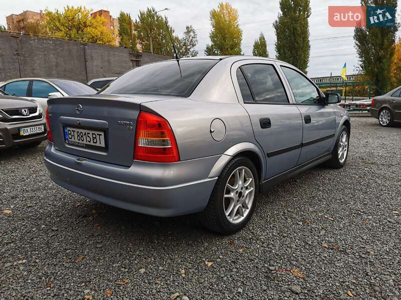Седан Opel Astra 2001 в Хмельницком