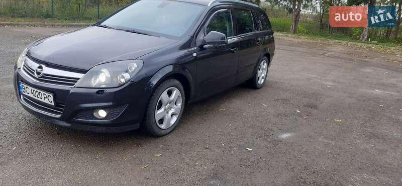 Універсал Opel Astra 2010 в Стрию