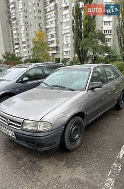 Хэтчбек Opel Astra 1993 в Киеве