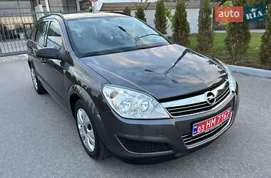 Универсал Opel Astra 2010 в 