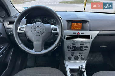 Универсал Opel Astra 2010 в 