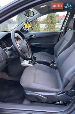Универсал Opel Astra 2010 в 