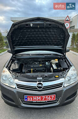 Универсал Opel Astra 2010 в 