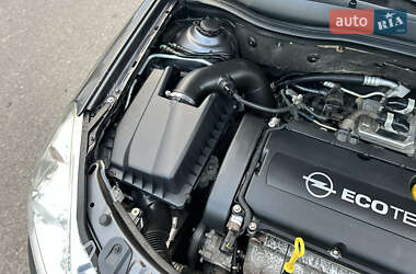 Универсал Opel Astra 2010 в 