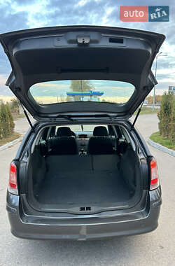 Универсал Opel Astra 2010 в 