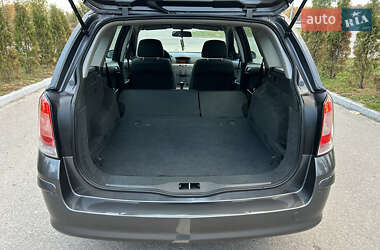 Универсал Opel Astra 2010 в 
