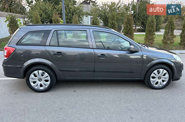 Универсал Opel Astra 2010 в 