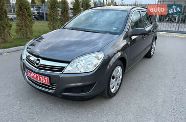 Универсал Opel Astra 2010 в 