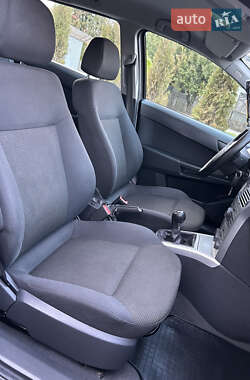 Универсал Opel Astra 2010 в 