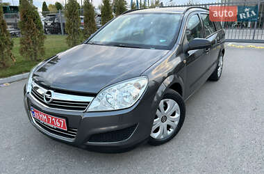 Универсал Opel Astra 2010 в 