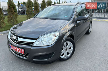 Универсал Opel Astra 2010 в 