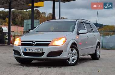 Универсал Opel Astra 2005 в Старом Самборе