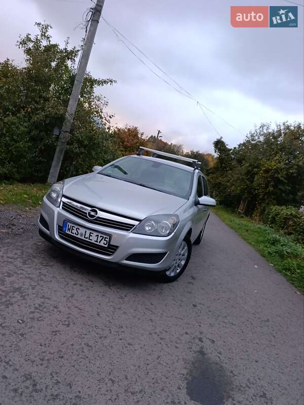 Универсал Opel Astra 2009 в Луцке