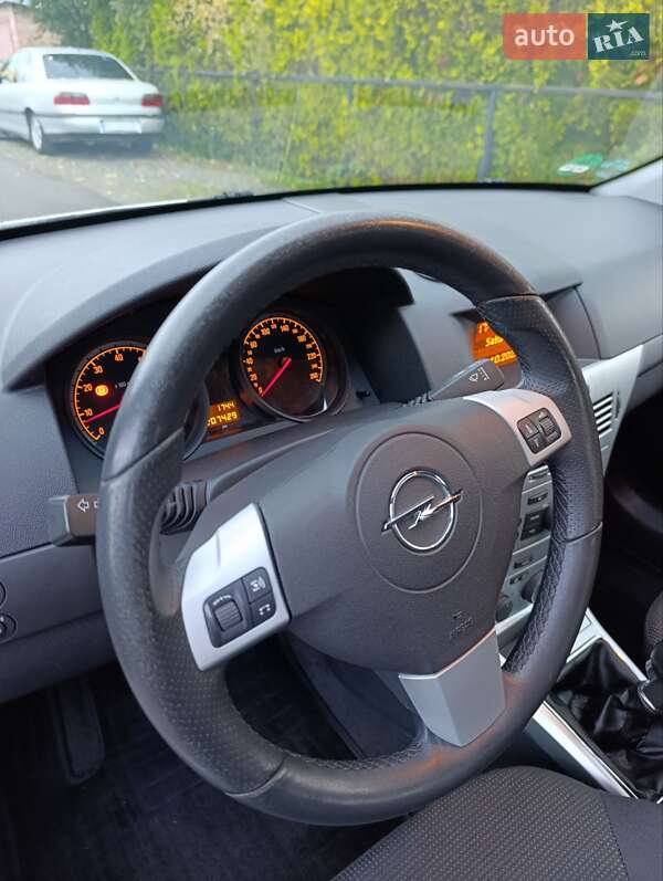 Универсал Opel Astra 2009 в Луцке