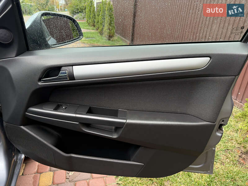 Универсал Opel Astra 2009 в Борисполе