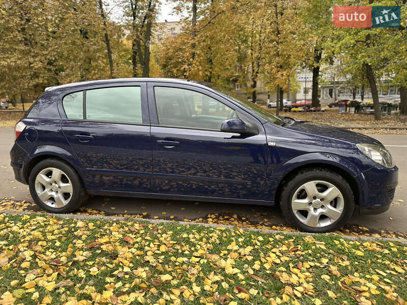 Хэтчбек Opel Astra 2006 в Ромнах фото 3 Хэтчбек Opel Astra 2006 в Ромнах