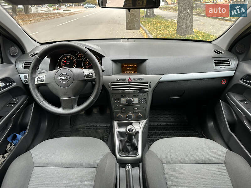 Хэтчбек Opel Astra 2006 в Ромнах фото 13 Хэтчбек Opel Astra 2006 в Ромнах