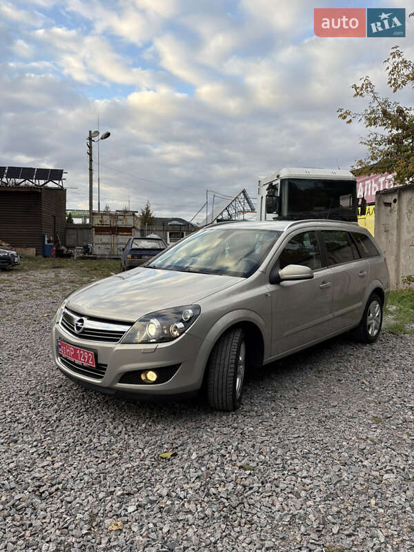 Универсал Opel Astra 2009 в Белой Церкви