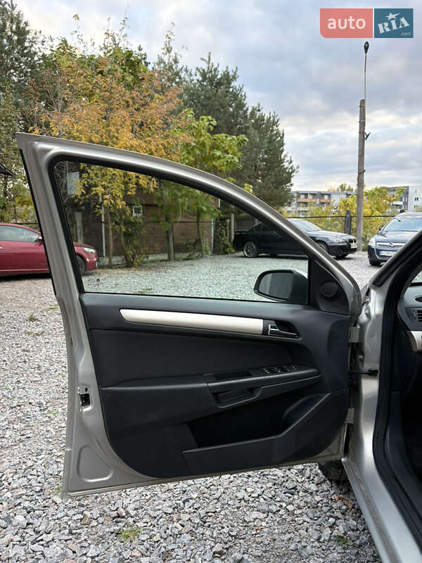 Универсал Opel Astra 2009 в Белой Церкви