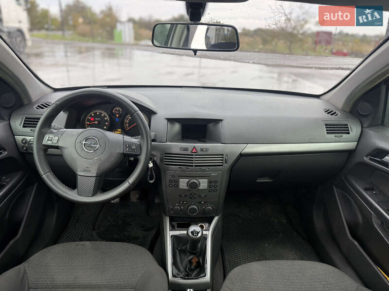 Хэтчбек Opel Astra 2004 в Новом Буге фото 8 Хэтчбек Opel Astra 2004 в Новом Буге