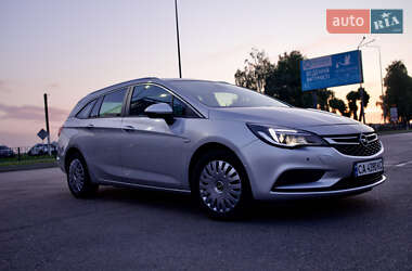 Универсал Opel Astra 2018 в 