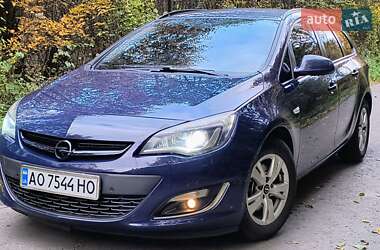 Универсал Opel Astra 2014 в Ужгороде