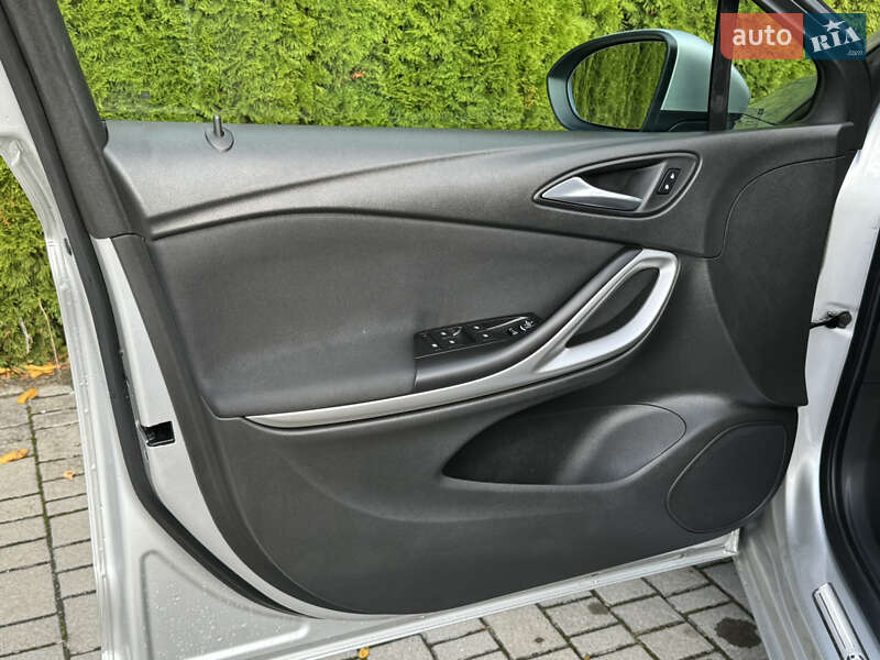Универсал Opel Astra 2019 в Львове