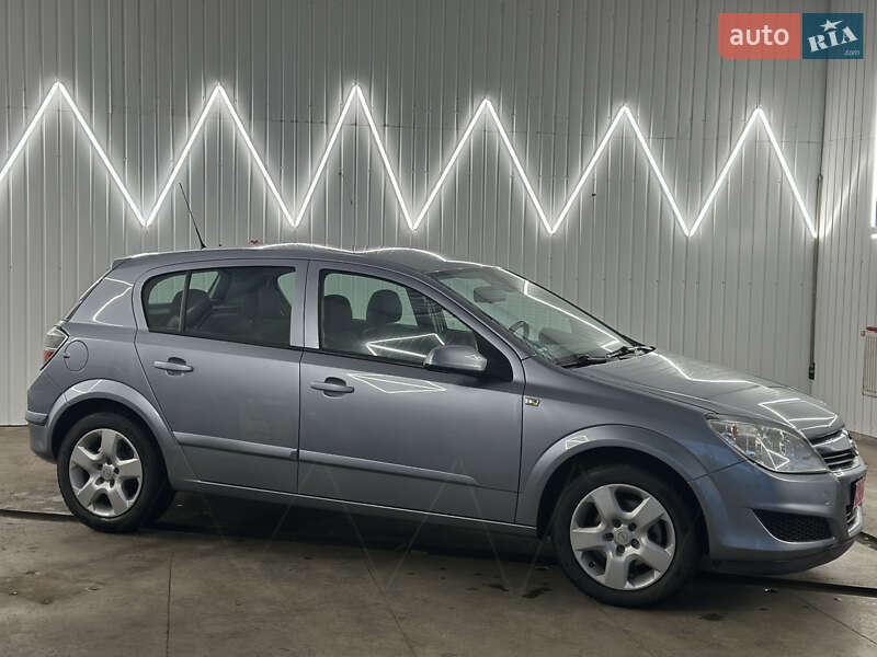 Хэтчбек Opel Astra 2008 в Виннице
