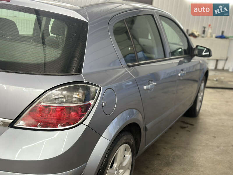Хэтчбек Opel Astra 2008 в Виннице