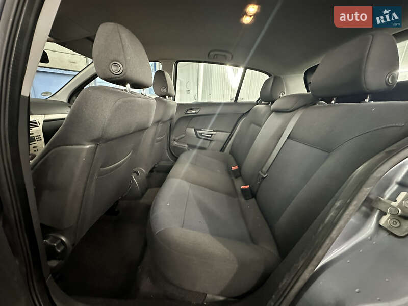 Хэтчбек Opel Astra 2008 в Виннице