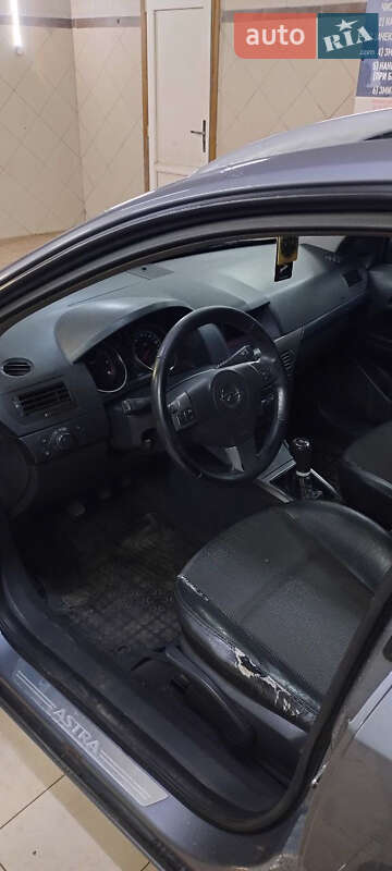 Универсал Opel Astra 2004 в Чопе