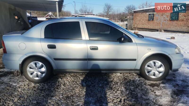 Седан Opel Astra 2004 в Житомире
