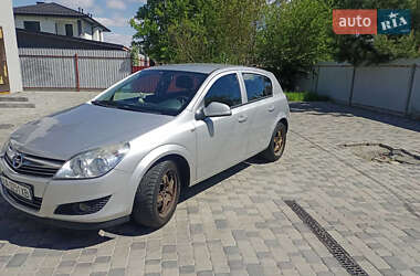 Хетчбек Opel Astra 2010 в  фото 4 Хетчбек Opel Astra 2010 в