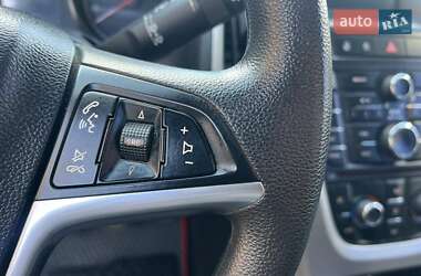 Універсал Opel Astra 2011 в  фото 20 Універсал Opel Astra 2011 в