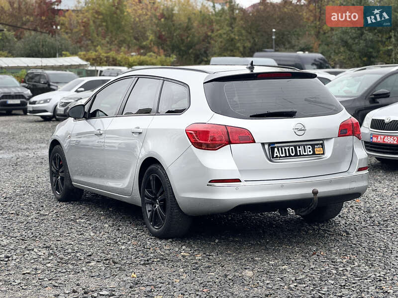 Універсал Opel Astra 2013 в Бердичеві