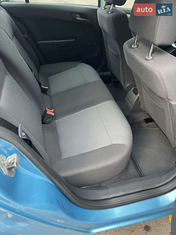 Хэтчбек Opel Astra 2005 в Луцке фото 15 Хэтчбек Opel Astra 2005 в Луцке