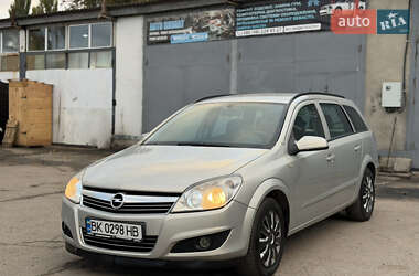 Универсал Opel Astra 2008 в Ровно