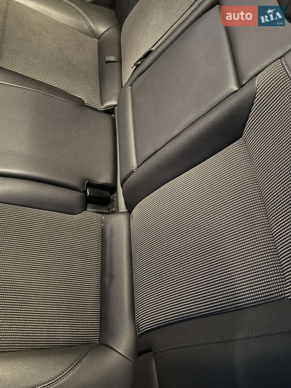 Універсал Opel Astra 2011 в Яворові