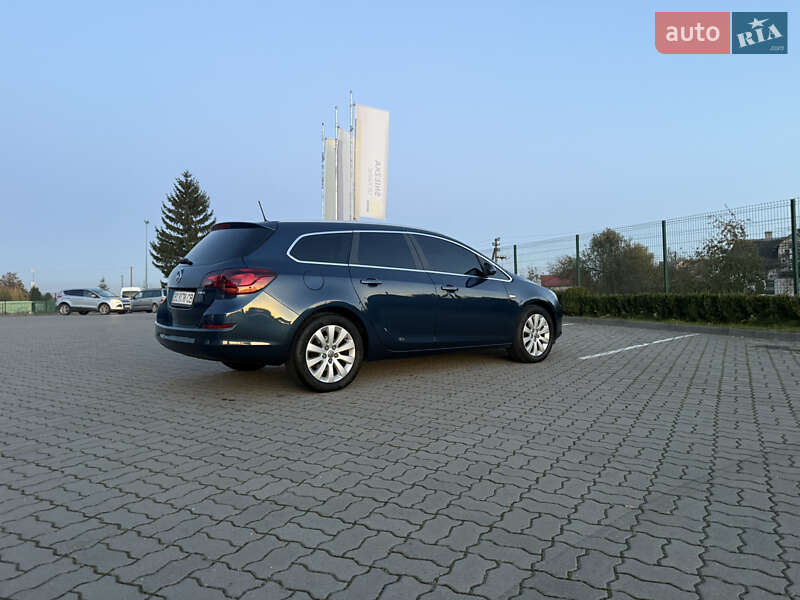 Універсал Opel Astra 2011 в Яворові