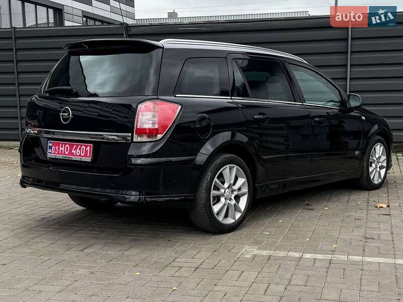 Универсал Opel Astra 2010 в Черкассах