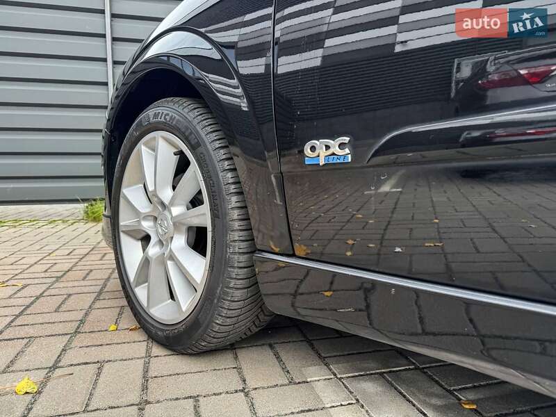 Универсал Opel Astra 2010 в Черкассах