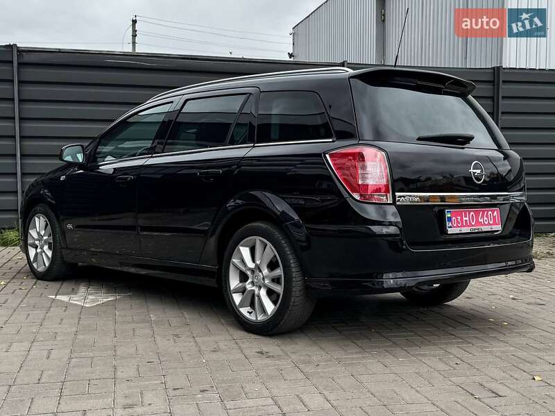 Универсал Opel Astra 2010 в Черкассах