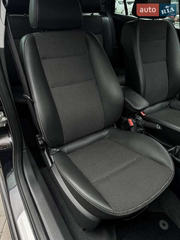 Универсал Opel Astra 2010 в Черкассах