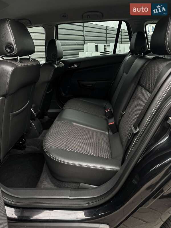 Универсал Opel Astra 2010 в Черкассах