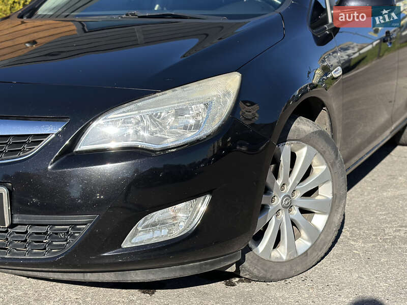 Универсал Opel Astra 2010 в Шептицькому